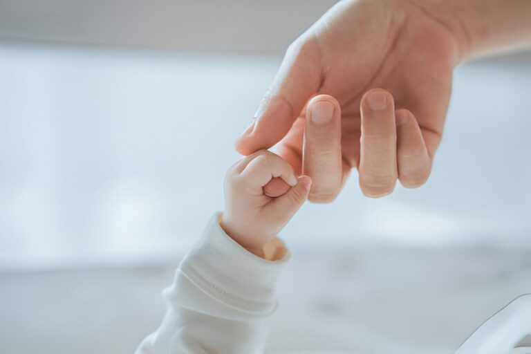 Lignes de la main : mariage et nombre de bébés révélés